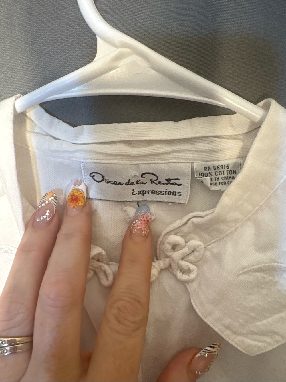 Expressions by Oscar de la Renta White Cotton Button-Down Top